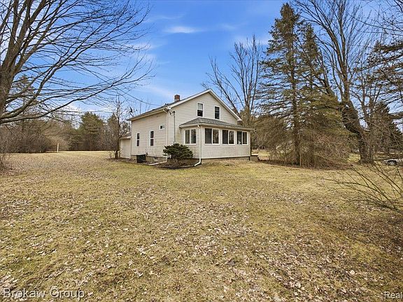 5th image of 4340 Webster Rd