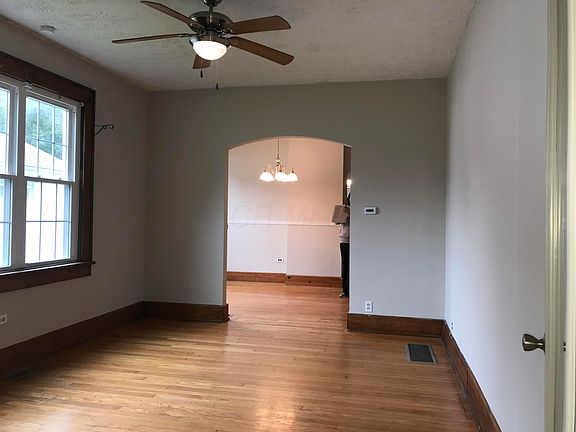 4th image of 881 Fairbanks Ave