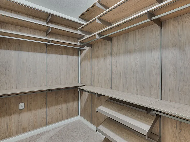 1517 Hill Top Ct — Photo 10