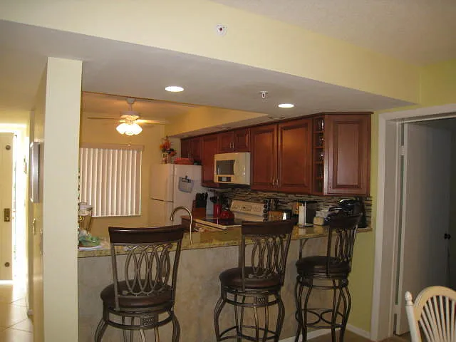2 bed, 2.0 bath, 1385 sqft, $6,000 — Photo 4
