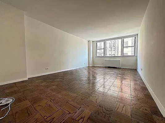 Rented by Bond New York | media 5