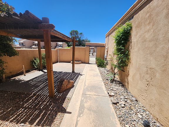 2nd image of 4609 Fairfax Dr NW