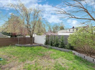 94 Chestnut St, Bergenfield, NJ 07621