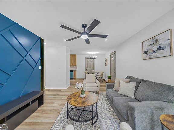 4th image of 3683 Fairlane Dr NW