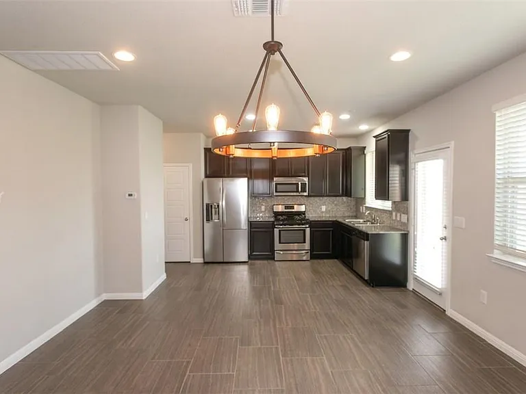 1001 Zodiac Ln #37 — Photo 6