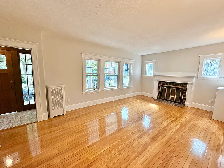 201 Maplewood St #1 — Photo 5