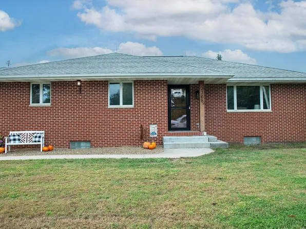 2308 W Bremer Ave, Waverly, IA 50677