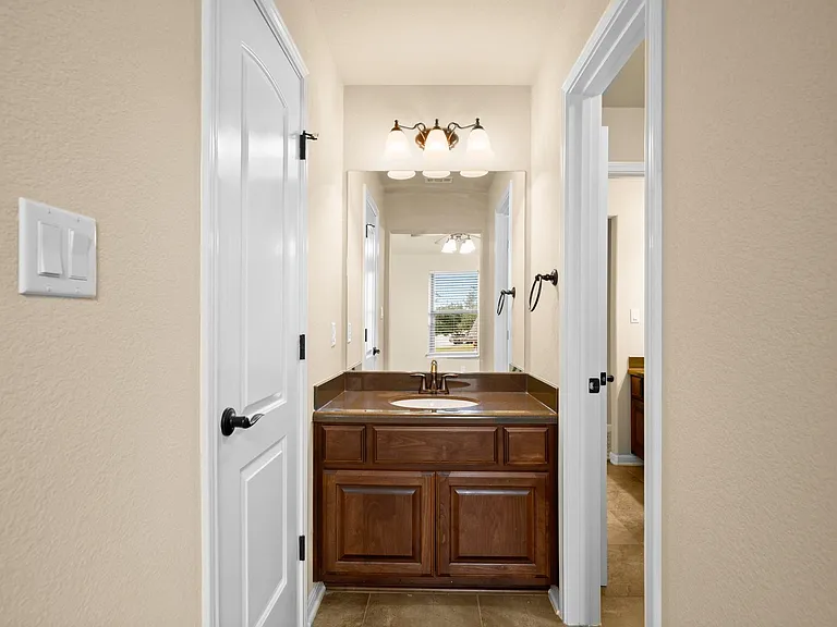 11704 Palisades Pkwy — Photo 31