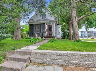 1603 Brown St, Bettendorf, IA 52722