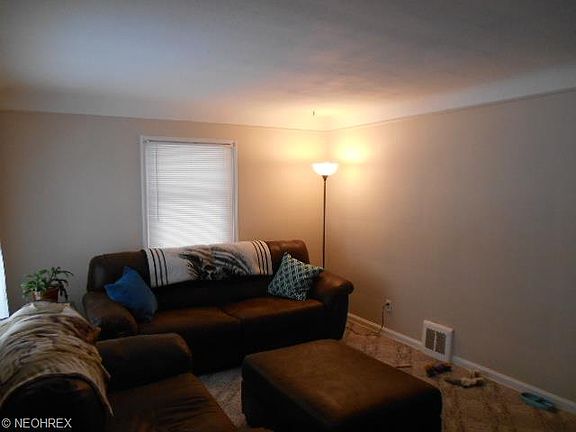 4th image of 344 E 264th St