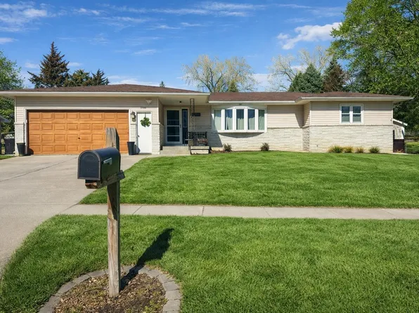 1706 Bel Air Rd, Norfolk, NE 68701