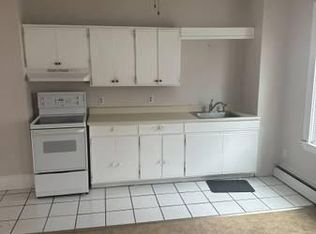17 Winthrop Ave APT 5, West Warwick, RI 02893