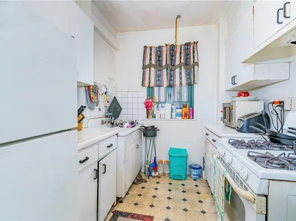 1501 Metropolitan Avenue image 12 of 22