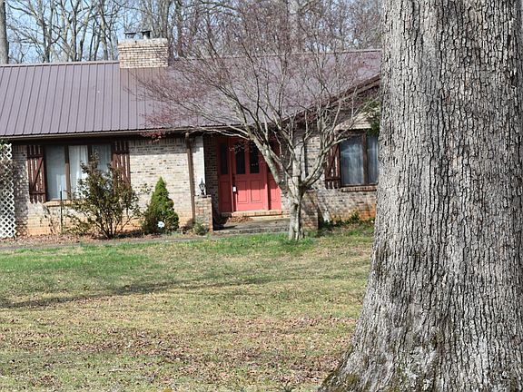 2nd image of 815 Jr Phipps Rd