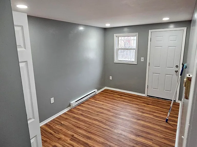 12 N 11th St — Photo 9