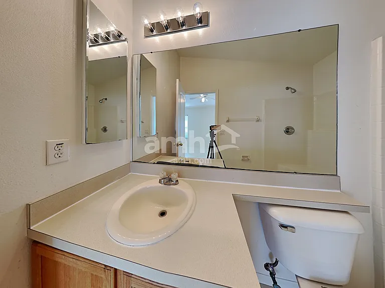 1611 Marsh Wood Dr — Photo 10