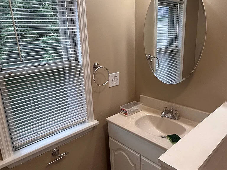 811 Main St #1 — Photo 18