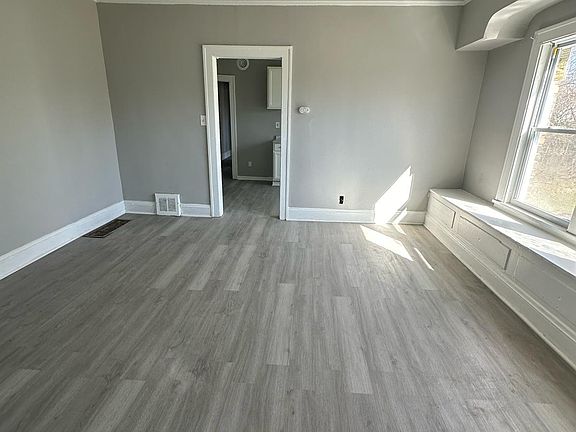 4th image of 12911 Brackland Ave #6