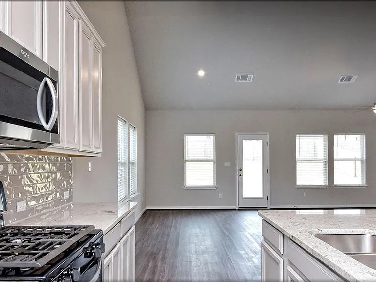 533 Gabrielle Anne Dr — Photo 2