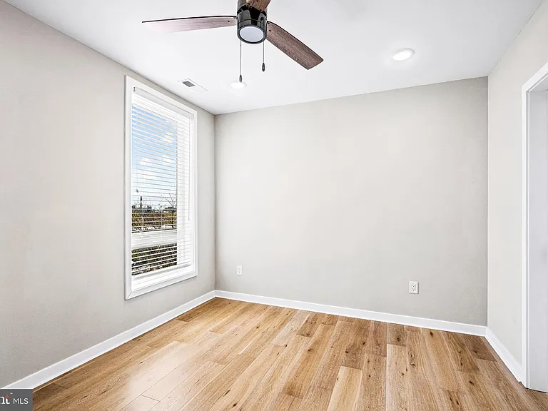 2409 N Hancock St #6 — Photo 25