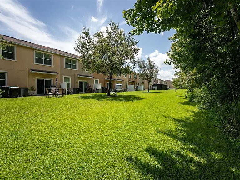 11191 Savannah Landing Cir — Photo 34