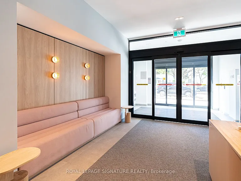 799 The Queensway #820 — Photo 4