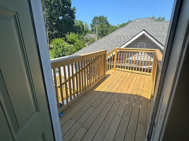 2449 Woodbine Ave #3 — Photo 8