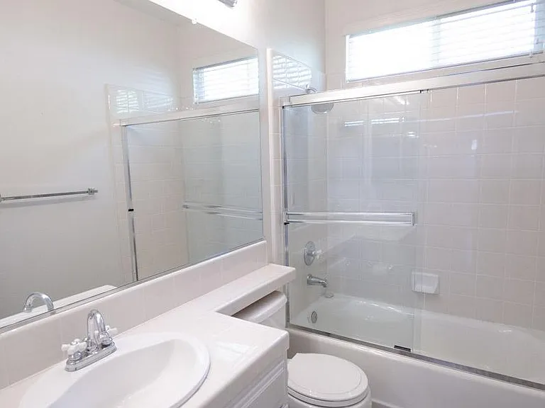 3220 Vernazza Ave — Photo 11