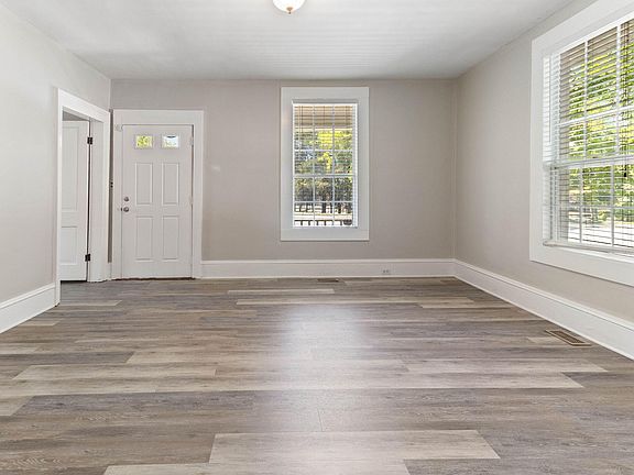 5th image of 1103 Pettis Pl