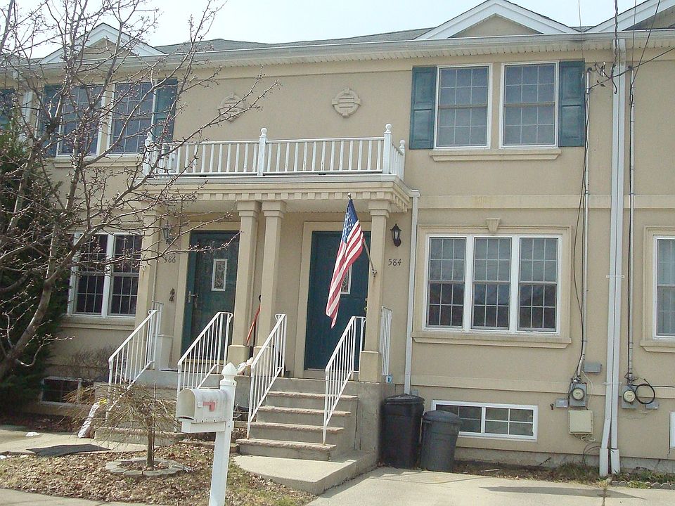 2nd image of 584 Oder Ave