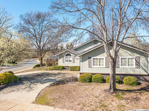3rd image of 3294 Greenwich Dr