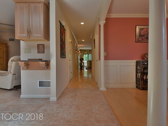 2nd image of 3 N Peach Hill Ct #3