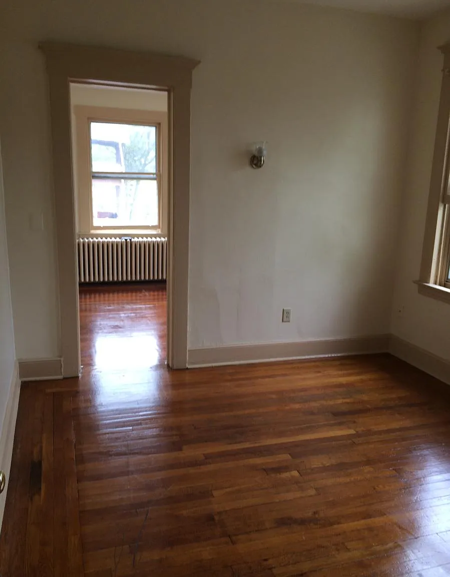 4 bed, 975 sqft, $1,850 — Photo 3