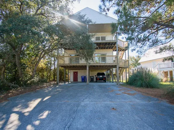 209 Seafarer Dr #A, Carolina Beach, NC 28428