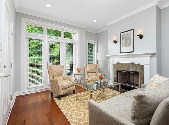 2nd image of 1218 W Melrose St Unit 1