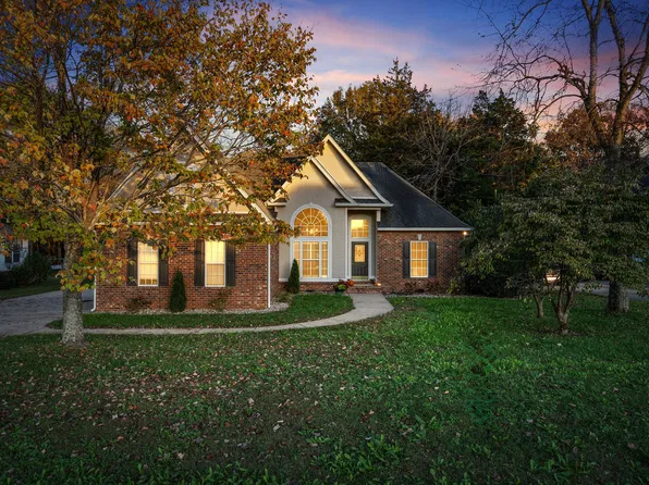 106 Royal Glen Blvd, Murfreesboro, TN 37128
