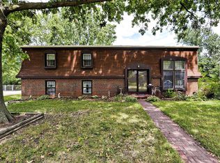 3545 Amblewood Dr, Florissant, MO