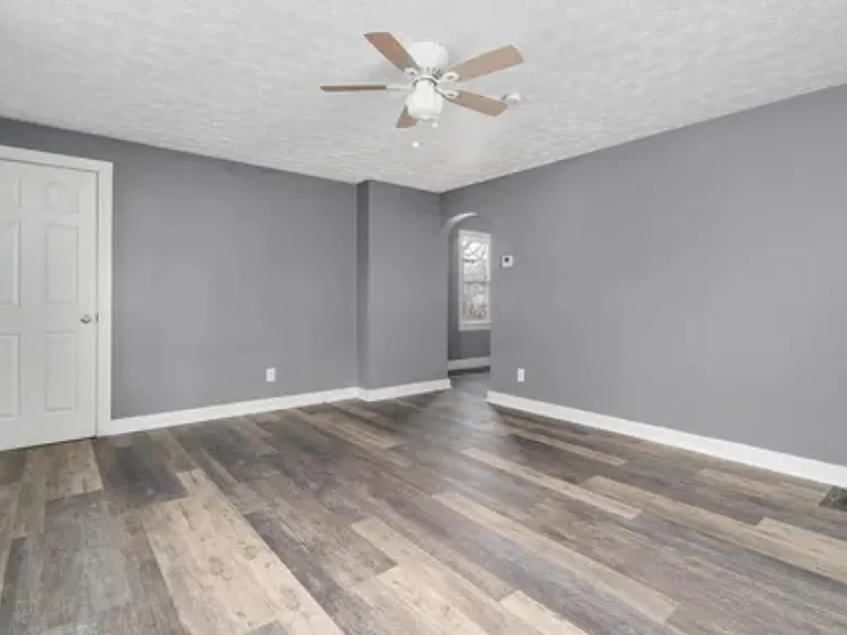 1415 Manchester Ave — Photo 9
