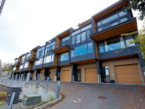 317 Sherman Ave APT 9, Hood River, OR 97031