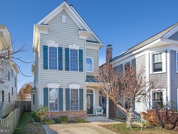 2nd image of 610 Spottswood St