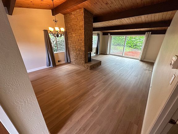2nd image of 213 Sausalito St