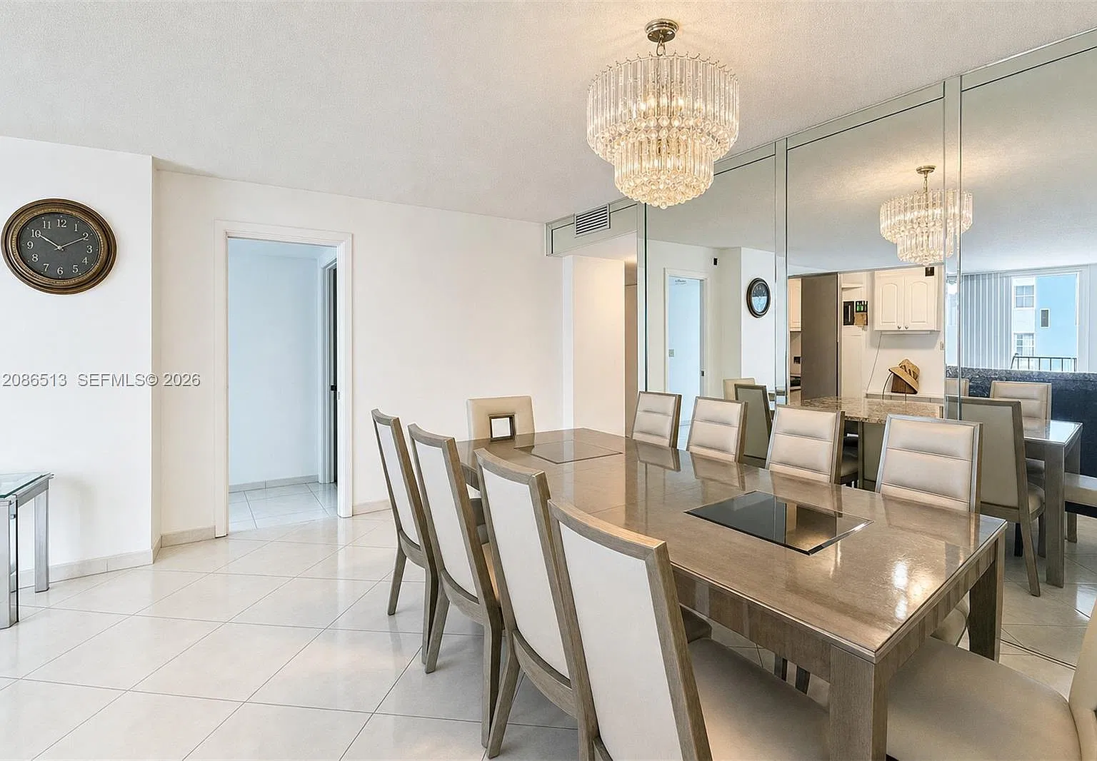 Prince George Arms Condo — Photo 4