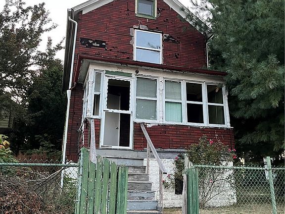 2nd image of 802 Wallis Ave