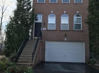 4548 English Holly Dr, Fairfax, VA 22030