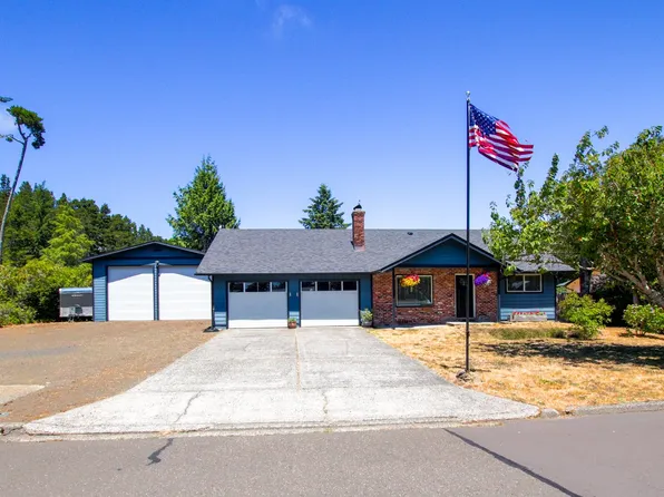 2221 20th St, Florence, OR 97439