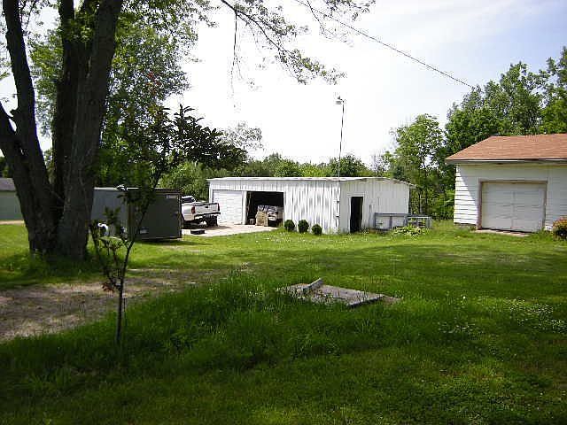 2nd image of 212 E Southern Rd