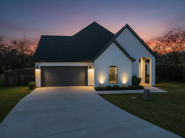 8236 Loar Ct, Fort Worth, TX 76126