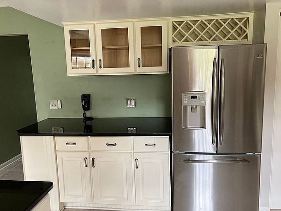 5th image of 909 Bexton Dr
