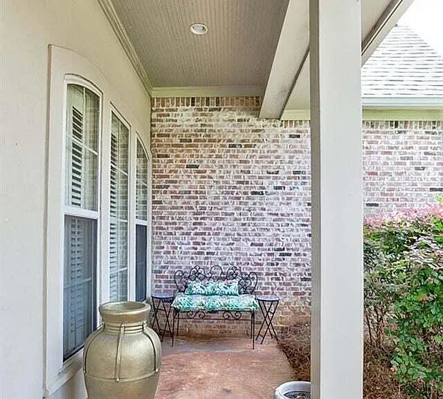 143 Sonnett Cir — Photo 2