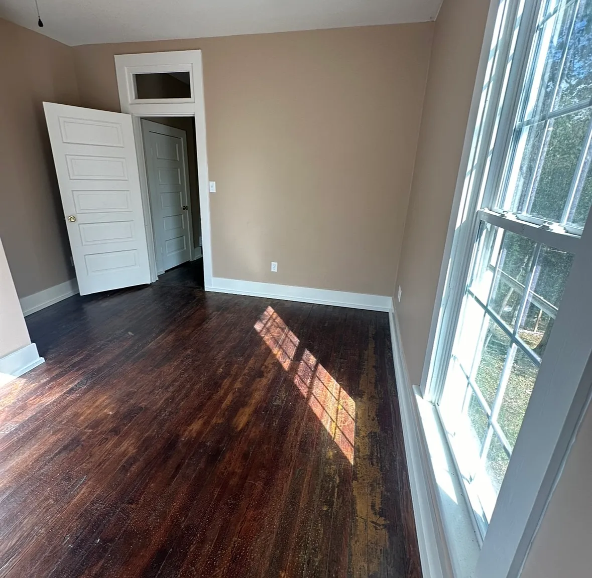 133 Carlton Ter — Photo 4